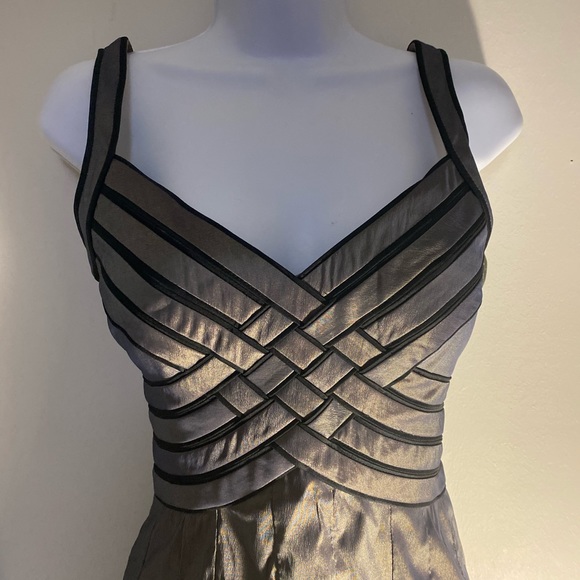 Vintage Gold Bandage Dress - Picture 3 of 4